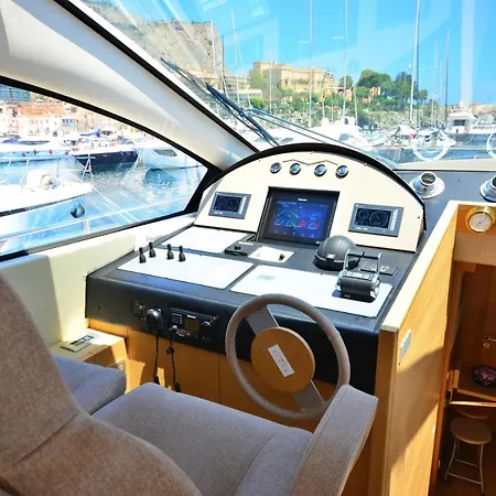 船屋 Layla Yacht *