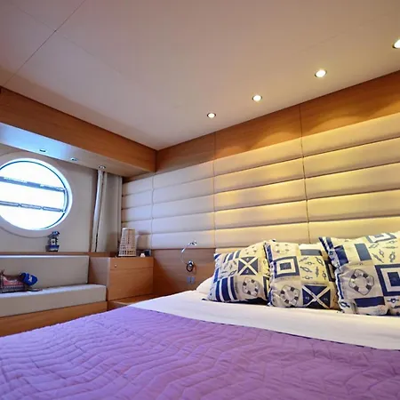 Layla Yacht 船屋
