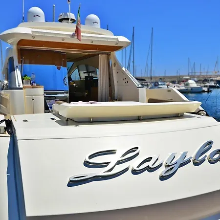 Layla Yacht 船屋