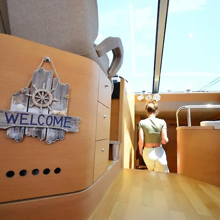 船屋 Layla Yacht