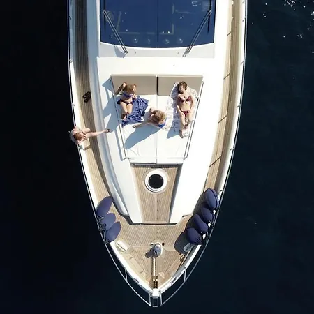 Layla Yacht 船屋