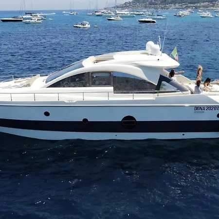 船屋 Layla Yacht